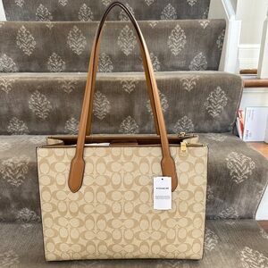 NWT COACH Signature Nina Carryall Tote Bag.